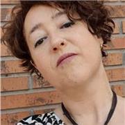 Arquitecto da clases de expresión artística en dibujo, maquetas y escritura creativa